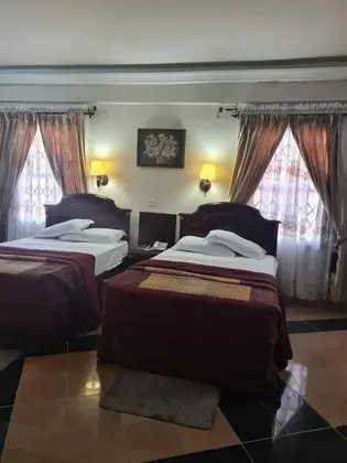 Tek Büyük veya İki Ayrı Yataklı Oda