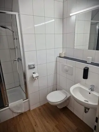 Üç Kişilik Oda