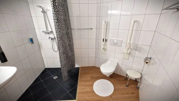 Üç Kişilik Oda