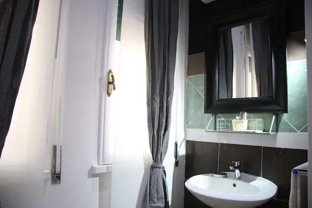 Tek Büyük Yataklı Oda, Banyolu/Duşlu