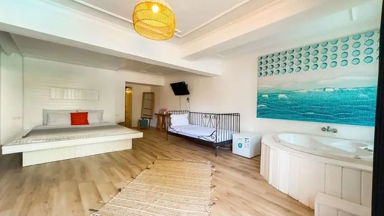 King Suite, Havuz ve Bahçe Manzaralı, Jakuzili