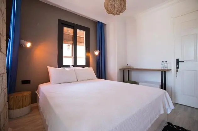 Standart Oda, Havuz Manzaralı, Balkonlu