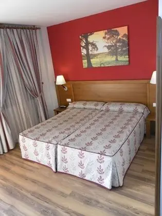 Büyük Yataklı Tek Kişilik Oda