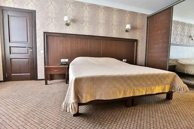 Business Tek Büyük veya İki Ayrı Yataklı Oda