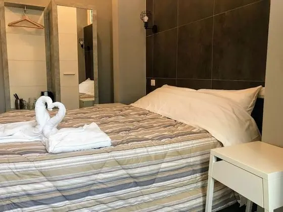 Basic Tek Büyük Yataklı Oda