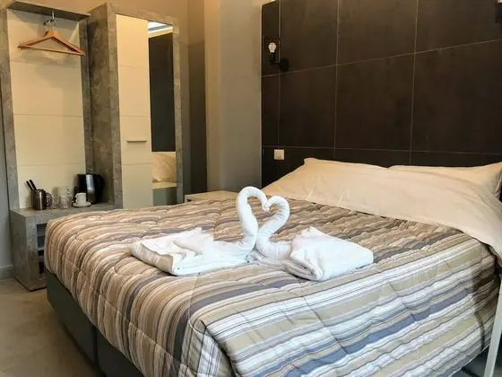 Basic Tek Büyük Yataklı Oda