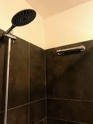 Basic Tek Büyük Yataklı Oda