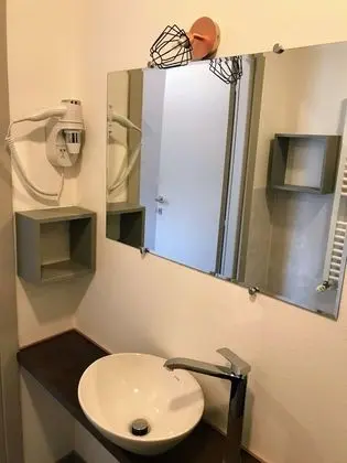 Basic Tek Büyük Yataklı Oda