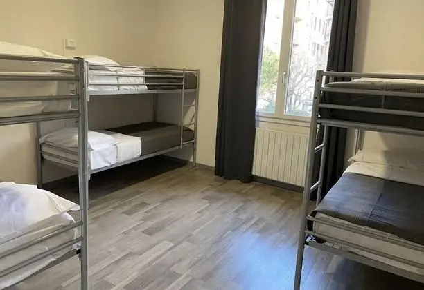 Basic Ortak Ranzalı Oda, Sadece kadınlar için (8 people)