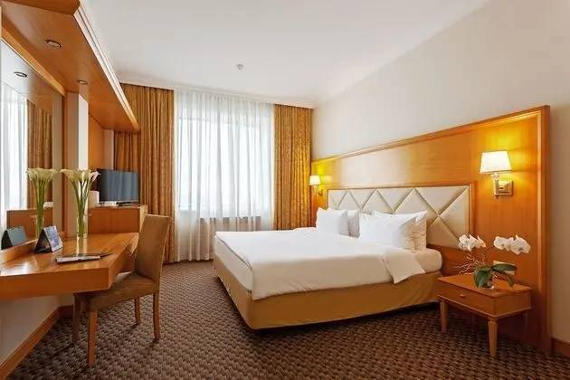 Standard Tek Büyük Yataklı Oda