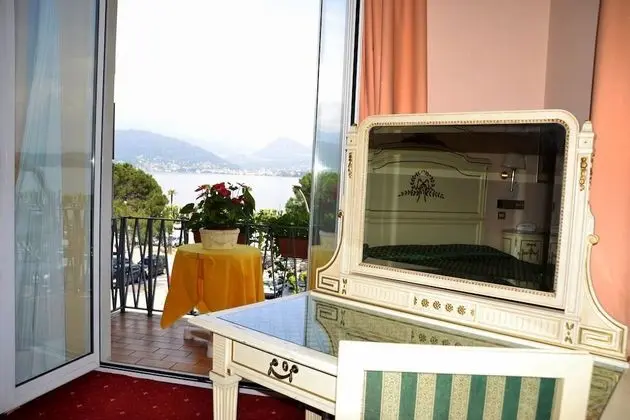 Tek Büyük Yataklı Oda, Göl Manzaralı (Front)