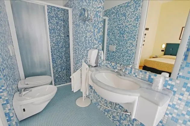 Standard Tek Büyük veya İki Ayrı Yataklı Oda, Balkon
