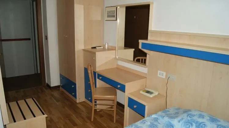 Tek Kişilik Oda