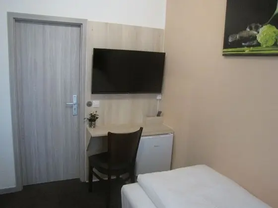 Üç Kişilik Oda