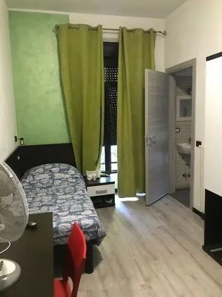 Büyük Yataklı Tek Kişilik Oda