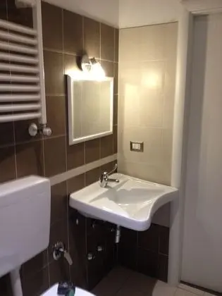Büyük Yataklı Tek Kişilik Oda
