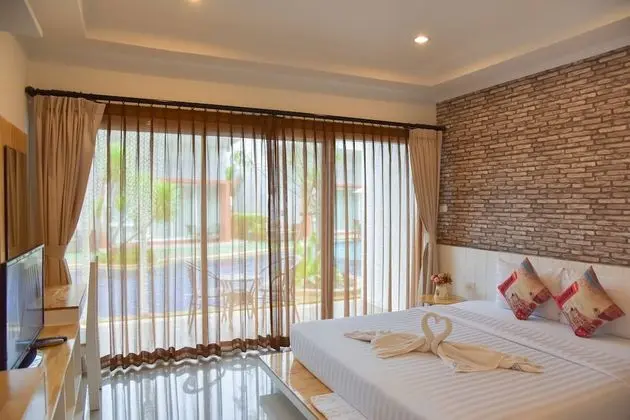 Deluxe Oda, Havuz Kullanımı (Deluxe Pool Access)