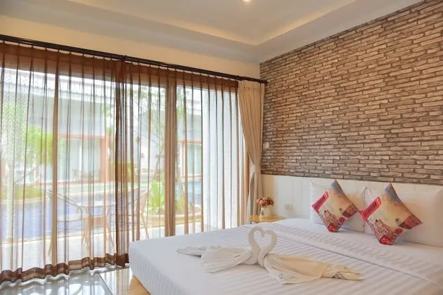 Deluxe Oda, Havuz Kullanımı (Deluxe Pool Access)
