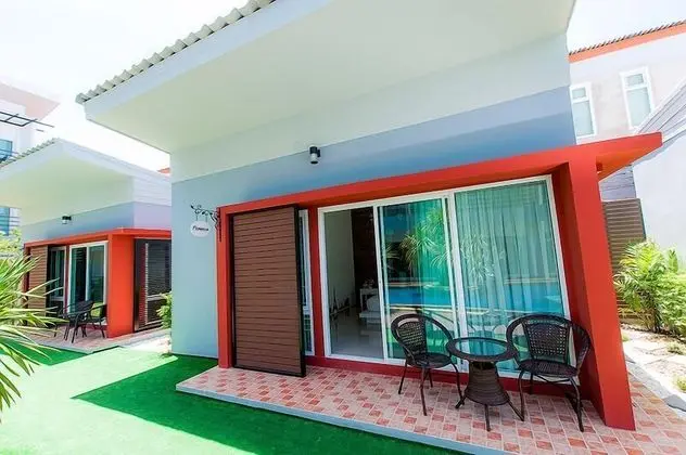 Süit, Havuz Kenarı (Suite Pool Side)