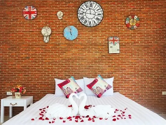 Süit, Havuz Kenarı (Suite Pool Side)