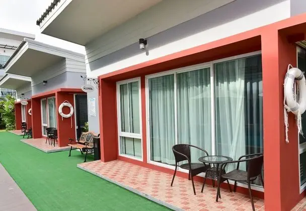 Süit, Havuz Kenarı (Suite Pool Side)