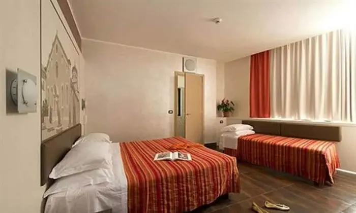 Deluxe Üç Kişilik Oda, Şehir Manzaralı