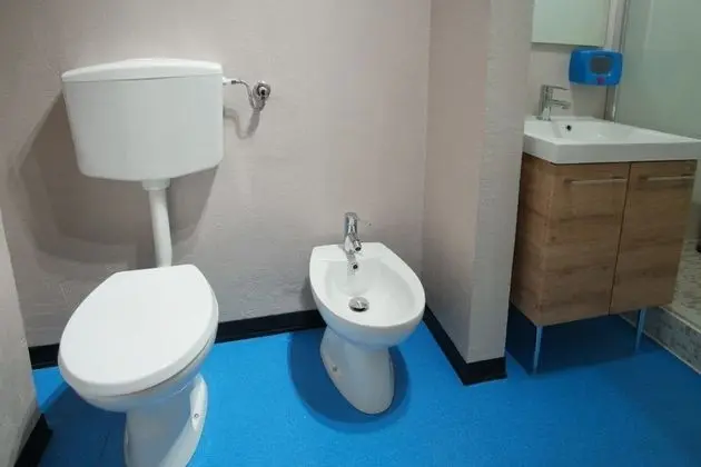 Ortak Ranzalı Oda, Ortak Banyo (6 beds only men)