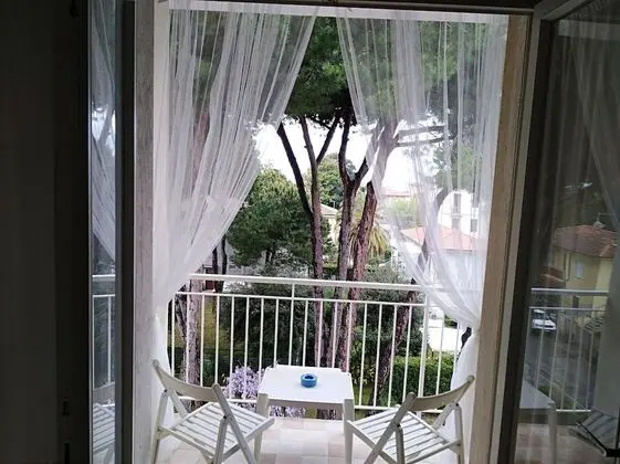 Üç Kişilik Oda, Balkon