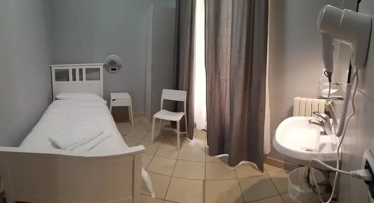 Tek Kişilik Oda, Ortak Banyo