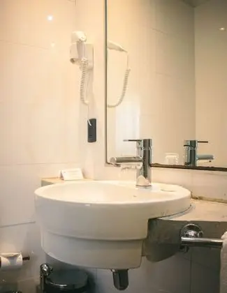 Tek Büyük Yataklı Oda, 2 Tek Kişilik Yatak