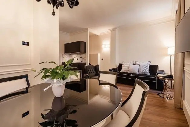 Deluxe Apartment dependance (Split level 5pax Stradone Provolo 3 separate building, 800m from Hotel)