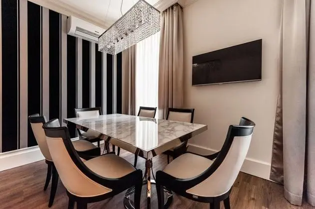 Deluxe Apartment dependance (Split level 5pax Stradone Provolo 3 separate building, 800m from Hotel)