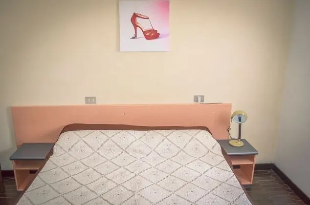 Basic Tek Büyük Yataklı Oda