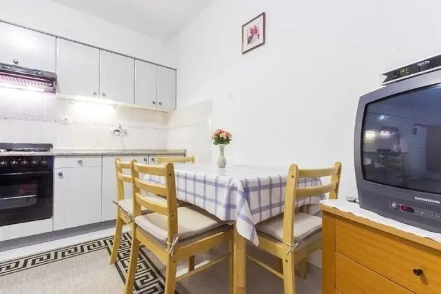 Apart Daire (Milans - 25m from the beach - A4(2+2))