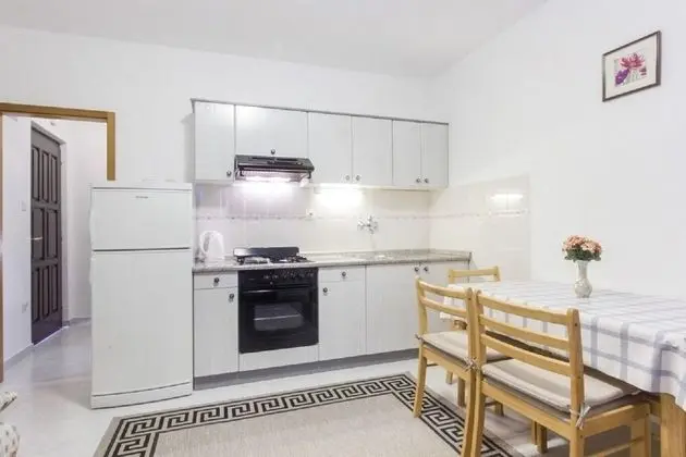 Apart Daire (Milans - 25m from the beach - A4(2+2))
