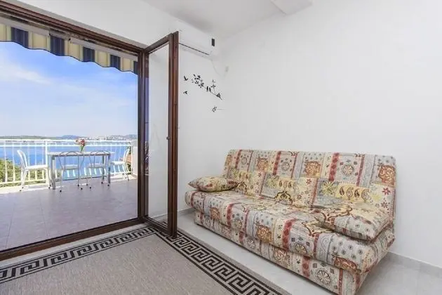 Apart Daire (Milans - 25m from the beach - A4(2+2))