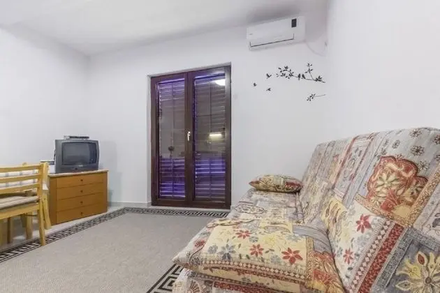 Apart Daire (Milans - 25m from the beach - A4(2+2))