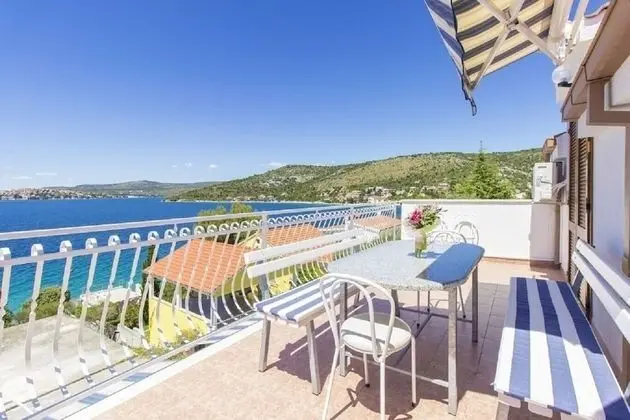 Apart Daire (Milans - 25m from the beach - A4(2+2))