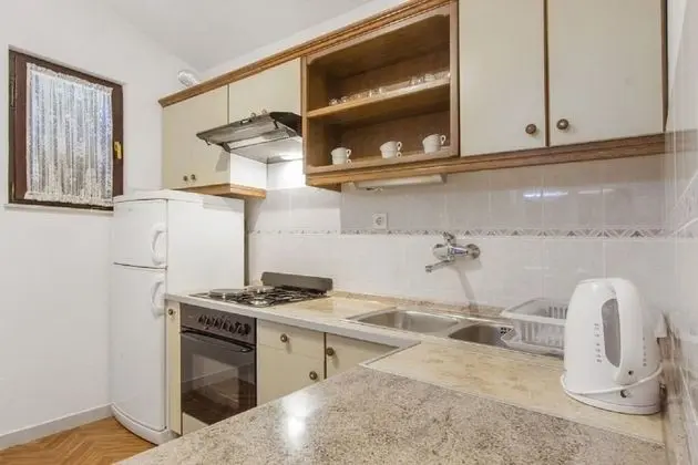 Apart Daire (Milans - 25m from the beach - A5(6+1))