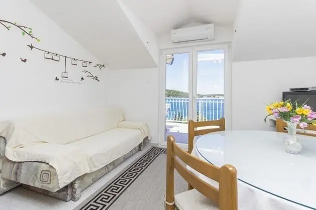 Apart Daire (Milans - 25m from the beach - A5(6+1))