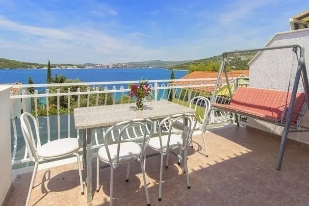 Apart Daire (Milans - 25m from the beach - A5(6+1))