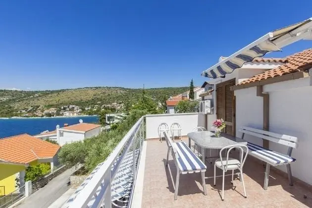 Apart Daire (Milans - 25m from the beach - A5(6+1))