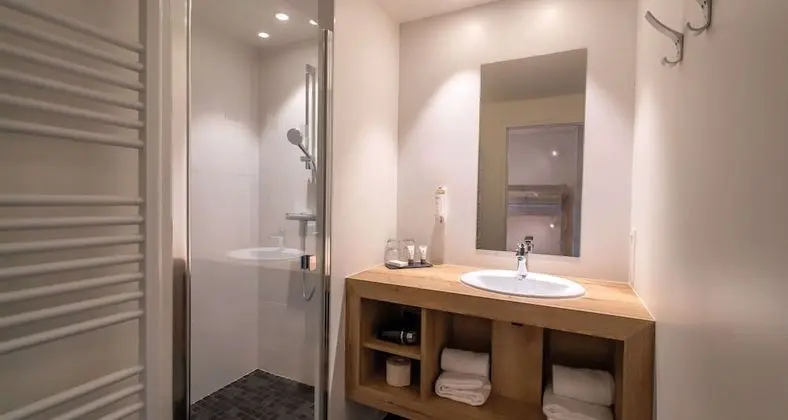 Classic Oda, 1 En Büyük (King) Boy Yatak, Engellilere Uygun, Sigara İçilmez