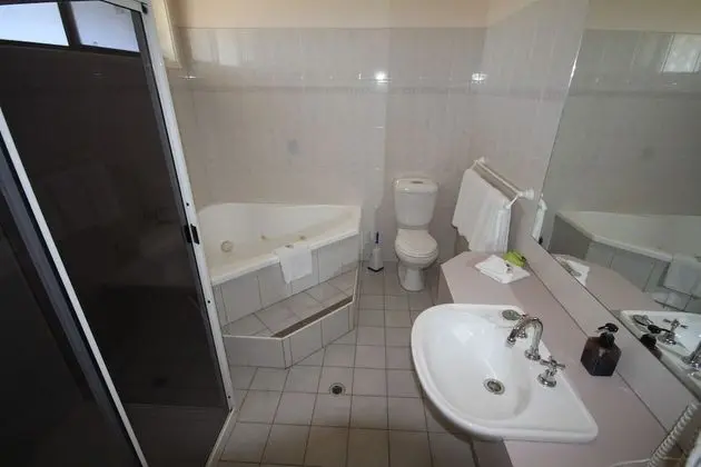 Deluxe Stüdyo, Sıcak Su Küveti
