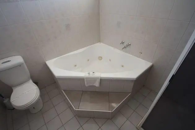 Deluxe Stüdyo, Sıcak Su Küveti
