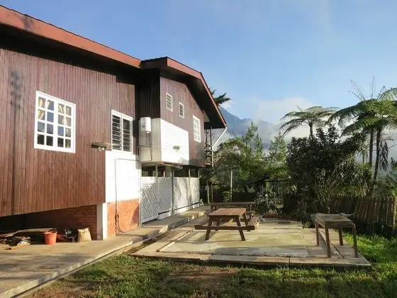 Bungalov, 2 Yatak Odası, Mutfak, Dağ Manzaralı (1 Queen + 3 Double Decker Beds)