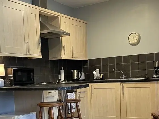 Apart Daire, 1 Büyük (Queen) Boy Yatak