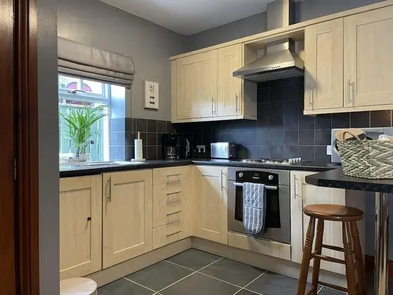 Apart Daire, 1 Büyük (Queen) Boy Yatak