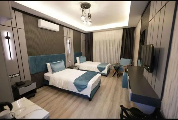 Çift Kişilik, Şehir Manzaralı