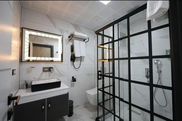Standart Oda, Şehir Manzaralı